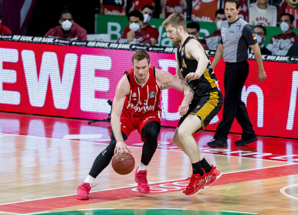 的侧身凌空 的侧身凌空